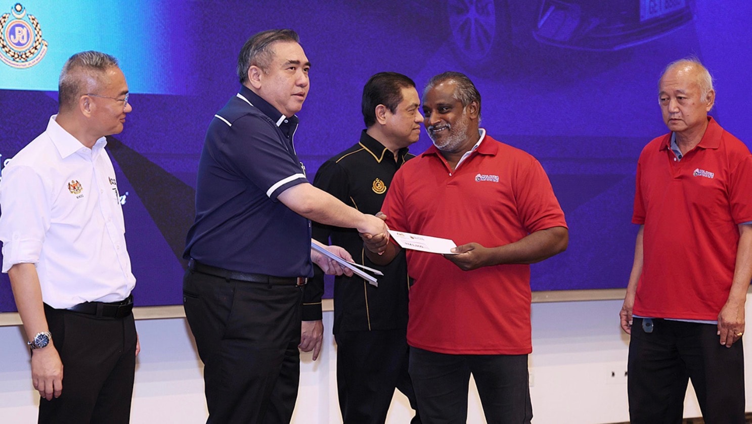 மலாக்காவில் 280-க்கும் மேற்பட்ட டாக்சி ஓட்டுநர்களுக்கு தலா 1,000 ரிங்கிட் சிறப்பு உதவி!